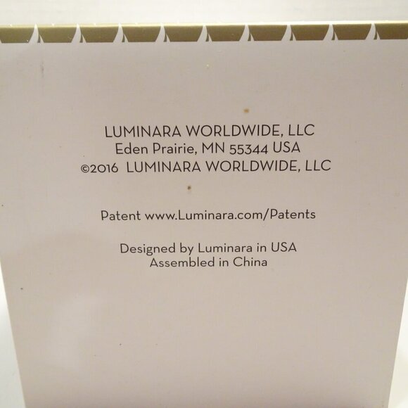 Luminara Christmas Blue Berry Real Flame Effect Candle Glass Ornament w/Remote - Picture 3 of 7